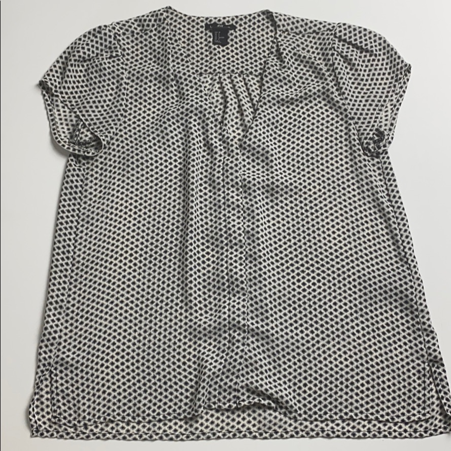 H&M B/W Dot Pattern Poly Button Down Blouse